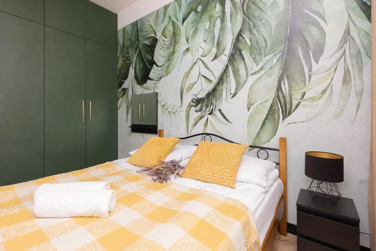 Home Factory Estate Praga Kotsisa By Noclegi Renters Warsaw